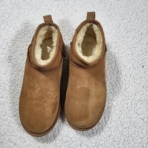 UGG Women's Classic Ultra Mini chestnut size womens boots size 7